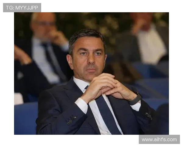 欧冠开赛前老佛爷与科斯塔交换礼物