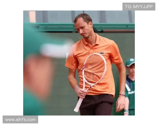 梅总吞双蛋失控摔拍遭罚五万